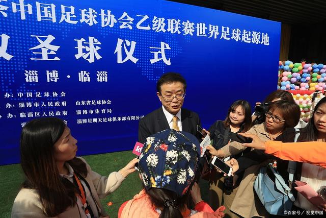 詹姆斯乘直升机通勤，年花33万美元回家